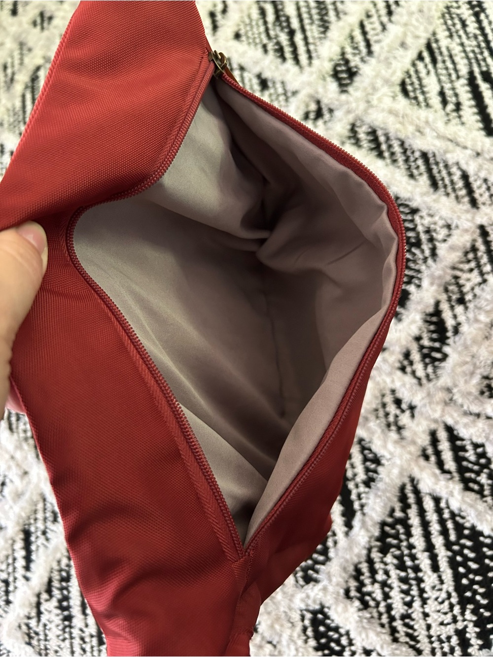 Travelon maroon hobo bag purse with internal rfid protector pocket - Picture 3 of 10